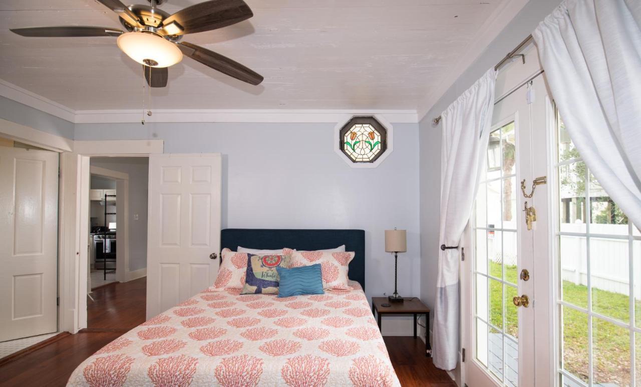 Beautiful Two-Story In Central Galveston, Short Walk To Beach, Near Downtown! | Seas The Breeze Villa Exterior photo