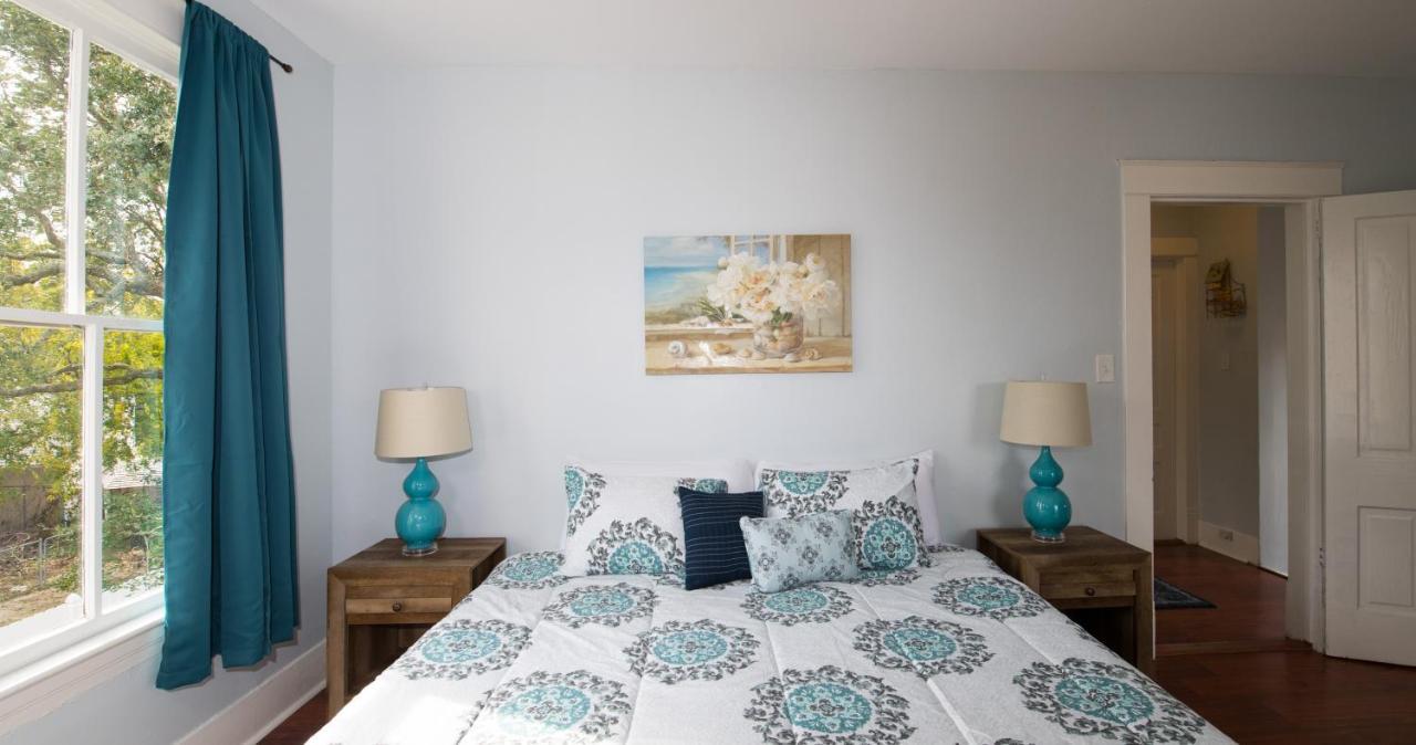 Beautiful Two-Story In Central Galveston, Short Walk To Beach, Near Downtown! | Seas The Breeze Villa Exterior photo